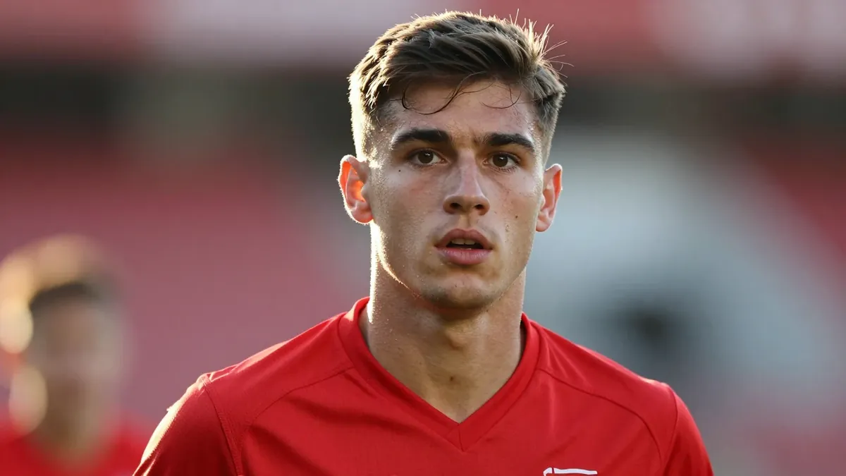Telstar heeft linksback Ar'Jany Martha voor de rest van het seizoen gehuurd van Rotherham United, terwijl de club ook...