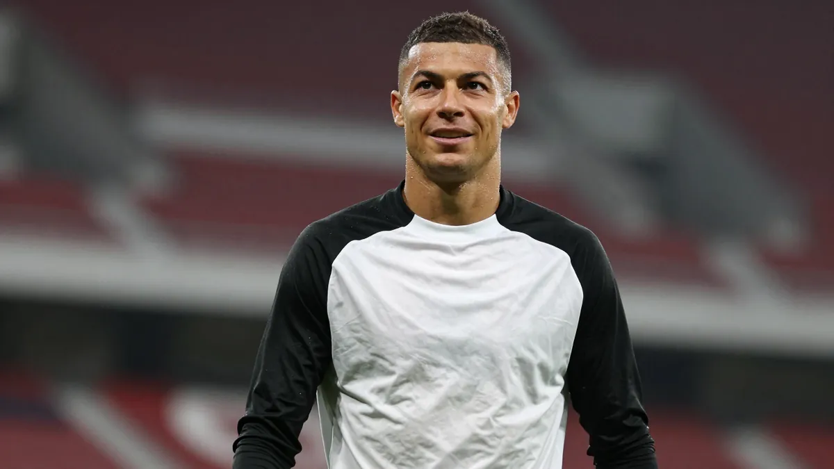 Telstar heeft zijn team versterkt door de drie-jarige overname van 20-jarige middenvelder Harrie Kuster uit FC Twente...